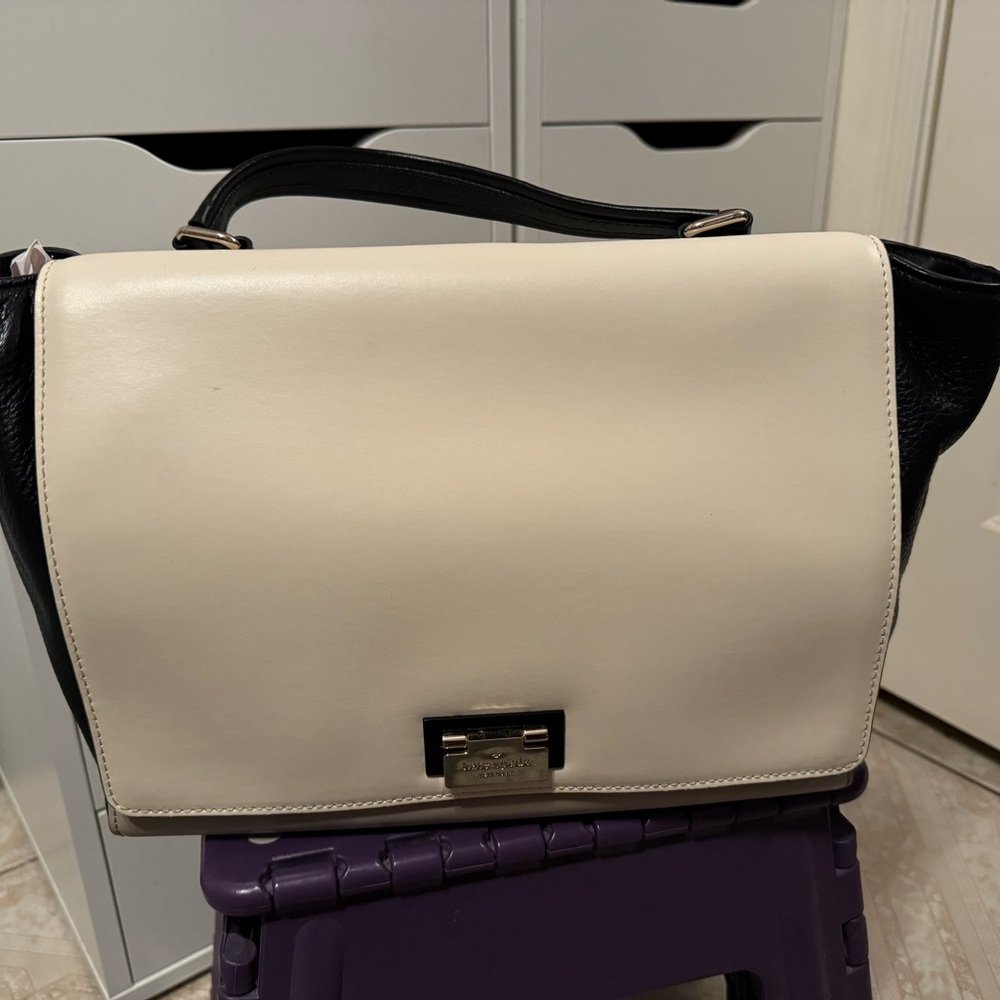 Chic Black and Cream Handbag